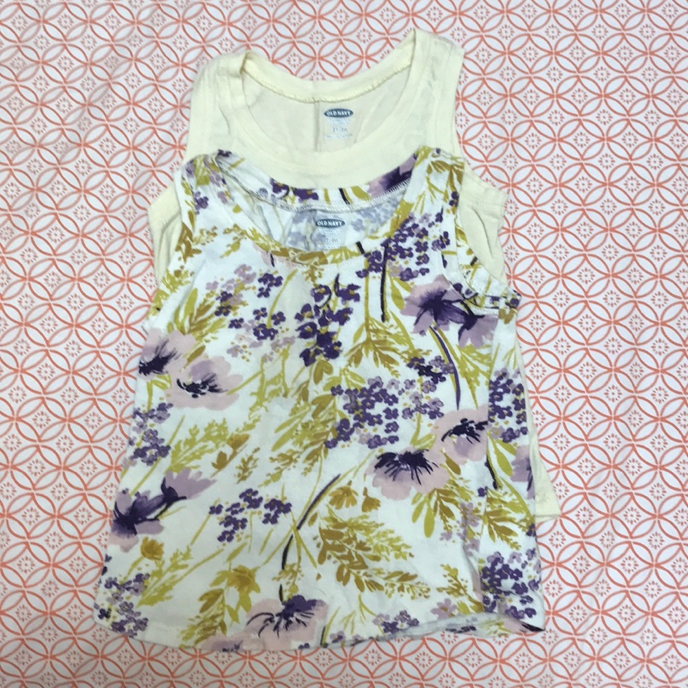 Set of 2 Old Navy tanks